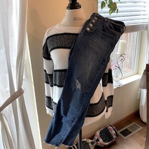 Color Block White and Black Striped Sweater